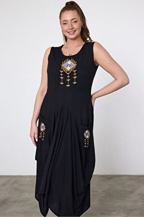 Kadın Siyah Sıfır Kol Nakış Detaylı Cepli Şalvar Elbise HZL25S-VM10351