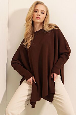 Kadın Kahverengi Oversize Yırtmaçlı Panço Triko Kazak  HZL23W-BD1100761