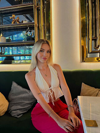 Kadın Beyaz Boyundan Bağlamalı Sırtı Açık Keten Bluz HZL24S-ZK11081