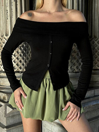 Kadın Siyah Madonna Yaka  Düğme Detaylı Crop Bluz HZL25W-ZK11491