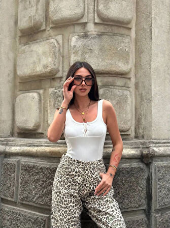 Kadın Beyaz Önü Çıt Çıt Kapamalı Crop HZL25S-ZK11671