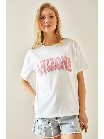 Kadın Beyaz Pembe Arizona Baskılı Bisiklet Yaka T-Shirt HZL24S-DSB120261