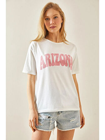Kadın Beyaz Pembe Arizona Baskılı Bisiklet Yaka T-Shirt HZL24S-DSB120261