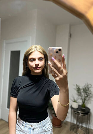 Kadın Siyah Büzgü Detay Yarım Kol Sandy Bluz HZL25S-FRY121741