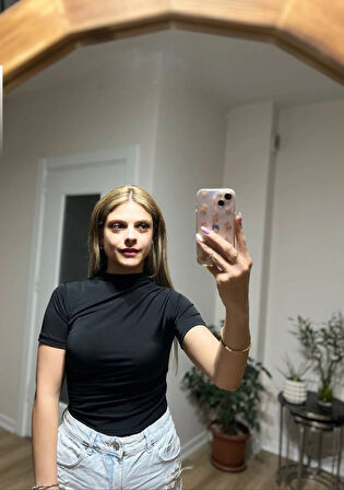 Kadın Siyah Büzgü Detay Yarım Kol Sandy Bluz HZL25S-FRY121741