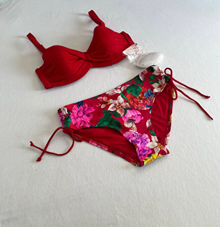 Kadın Kırmızı Taş İşlemeli Çiçek Desenli Bikini Takım HZL25S-LC3368
