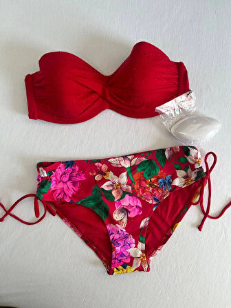 Kadın Kırmızı Taş İşlemeli Çiçek Desenli Bikini Takım HZL25S-LC3368