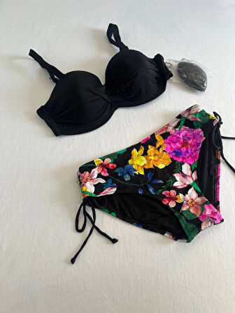 Kadın Siyah Taş İşlemeli Çiçek Desenli Bikini Takım HZL25S-LC3368