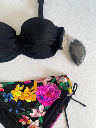 Kadın Siyah Taş İşlemeli Çiçek Desenli Bikini Takım HZL25S-LC3368