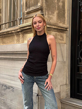 Kadın Siyah Boyundan Bağlamalı Gofre Kumaş Bluz HZL25S-ZK13631