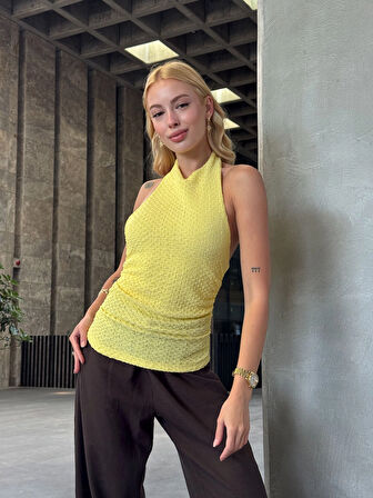 Kadın Sarı Boyundan Bağlamalı Gofre Kumaş Bluz HZL25S-ZK13631