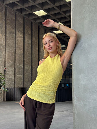 Kadın Sarı Boyundan Bağlamalı Gofre Kumaş Bluz HZL25S-ZK13631