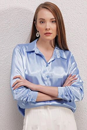 Kadın Buz Mavisi Hafif Dökümlü Saten Yüzeyli Gömlek HZL22W-BD139641