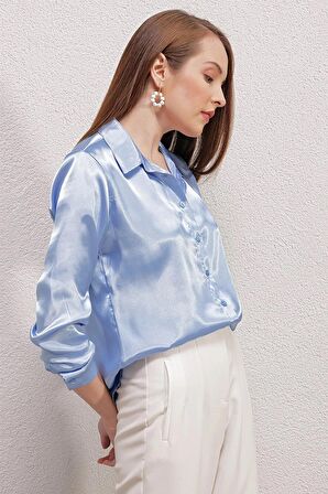Kadın Buz Mavisi Hafif Dökümlü Saten Yüzeyli Gömlek HZL22W-BD139641