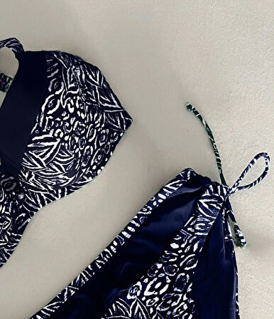 Kadın Lacivert Beyaz Desenli Büyük Beden Astarlı Bikini Takım HZL25S-LC4006