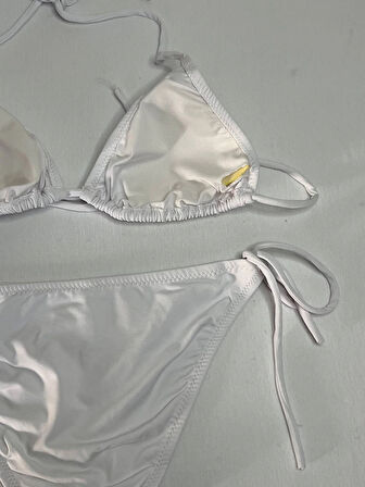 Kadın Beyaz Boyundan İp Bağlamalı Üçgen Bikini Takımı HZL25S-LC5005