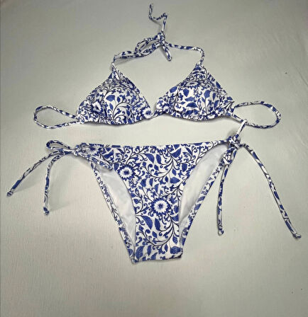 Kadın Çini Desen Mavi Beyaz Desen Boyundan İp Bağlamalı Üçgen Bikini Takımı HZL25S-LC5005