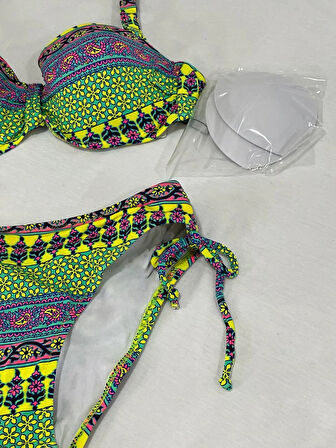 Kadın Yeşil Çok Renkli Etnik Desen Atarlı Bikini Takımı HZL25S-LC8004