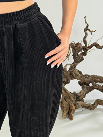 Siyah Kadife Pileli Kadın Jogger Pantolon COC1056