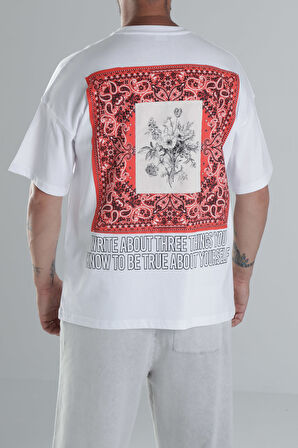 Halı Desenli Beyaz Tasarım T-Shirt COC1492