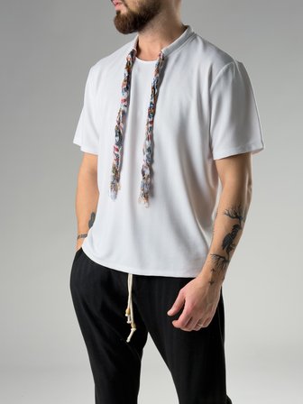 Ethno Fularlı Beyaz Erkek T-Shirt COC2852