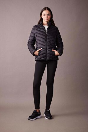 DeFacto Su İtici Dik Yaka Kapitoneli Şişme Mont A0974AX23AUBK27