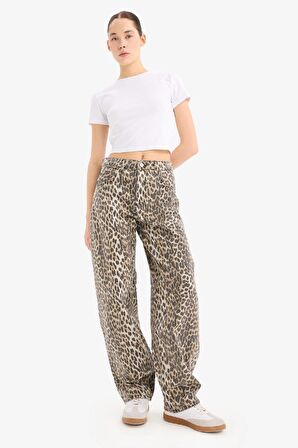 DeFacto Baggy Fit Leopar Desenli Yüksek Bel Standart Boy Gabardin Pantolon D8149AX25SPBN142