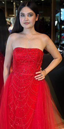 Kırmızı Straplez Yaka Tül Pelerin Etekli Pullu Boncuklu Uzun Abiye Elbise 7705