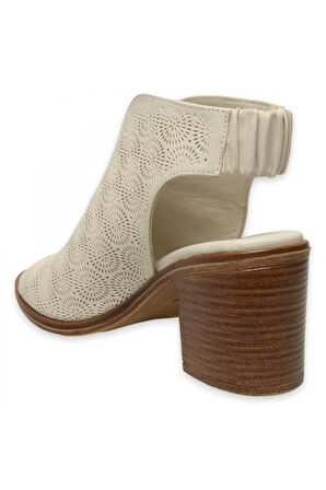 Mammamia D25Ys-2915 Günlük Kalin Topuklu Krem Kadın Sandalet