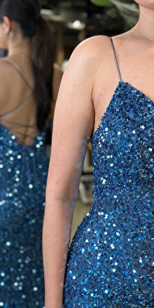 İndigo İp Askılı V Yaka Sırt Dekolteli  Balık Etekli Pul Payet Uzun Abiye Elbise 7714