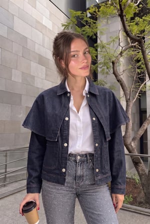 Kadın Yeni Sezon Lacivert, Seyyar Tak Çıkart Pelerinli Denim Kot Ceket