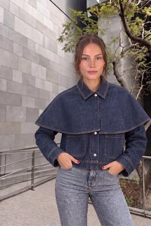 Kadın Yeni Sezon Lacivert, Seyyar Tak Çıkart Pelerinli Denim Kot Ceket
