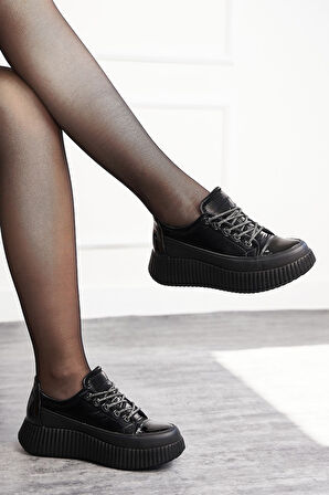 Günlük Kadın Sneaker Taşlı Bağcıklı Tırtıklı Kalın Taban Rugan Oval Burun Hafif Spor Ayakkabı  77504