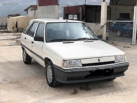 ORJİNAL MAİS RENAULT 9 KAPI SACI ARKA SAĞ YENİ VE ESKİ MODELEDE UYAR