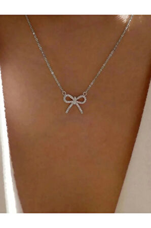 İtalyan Tarzı Simli Fiyonk Kolye