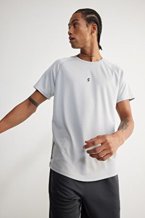 DeFactoFit Hızlı Kuruyan Slim Fit Dar Kesim Bisiklet Yaka Baskılı Sporcu Kısa Kollu Tişört V2887AZ25SPGR91