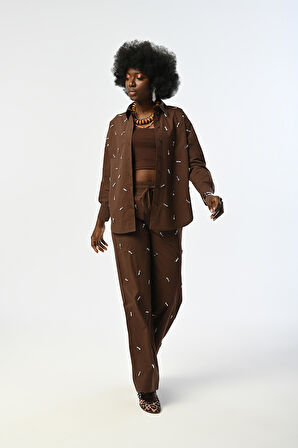 KADIN KAHVERENGİ ÖNÜ TAŞ İŞLEMELİ OVERSİZE GÖMLEK