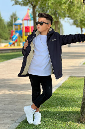 Erkek Çocuk Sabit Kapüşonlu Metal Armalı İçi Kürklü Mont KM3987