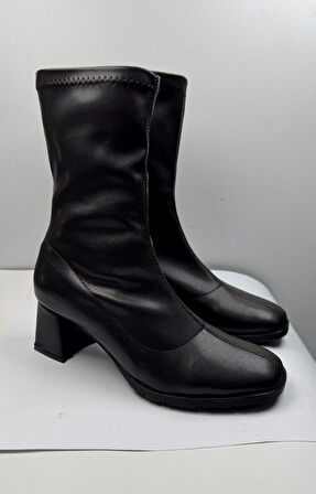 Kadın Deri Bot Küt Burun Dikiş Detaylı Fermuarlı Streç Esnek Kalın Topuklu Ayakkabı 777