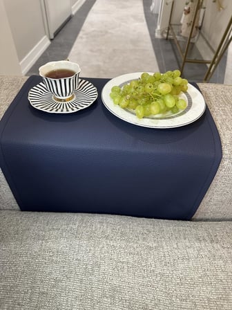 Deri Kumandalık Koltuk Kenarı Düzenleyicisi 1. Sınıf Kumaş Yan Sehpa