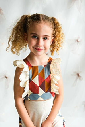 Kız Çocuk Bej Fırfırlı Pantalonlu Takım