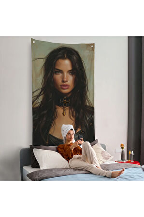 Esmer Latin Güzeli Kadın Duvar Örtüsü-7779