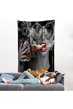 Dolar ile Gözlüklü Sigara İçen Kadın Duvar Örtüsü-7797