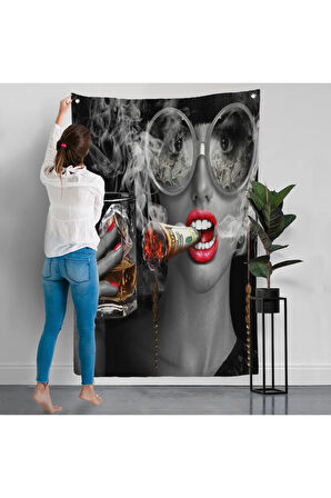 Dolar ile Gözlüklü Sigara İçen Kadın Duvar Örtüsü-7797