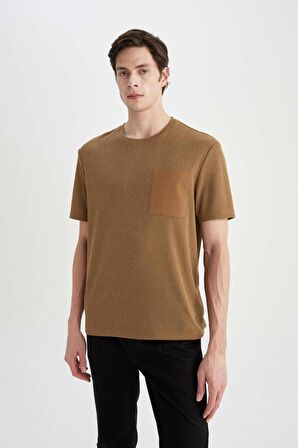 DeFacto Regular Fit Bisiklet Yaka Cepli Kısa Kollu Tişört B6535AX24SPBN136