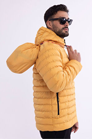 Erkek Sarı Rüzgar Geçirmez Kapüşonlu Taşınabilir Çantalı Elyaf Dolgulu Hafif Spor Mont | S