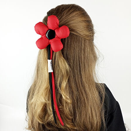 Woodycord El Yapımı Kırmızı Siyah Pofuduk Çiçek Toka 