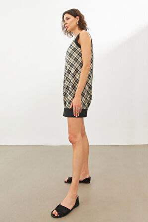 Siyah Ekose V Yaka Kolsuz Mini Elbise