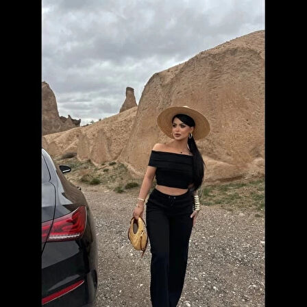 Madonna yaka bol paça pantolonlu takım