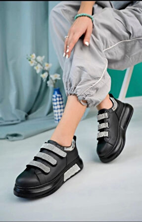 Elika Siyah Cilt Cırt Cırtlı Spor Ayakkabı